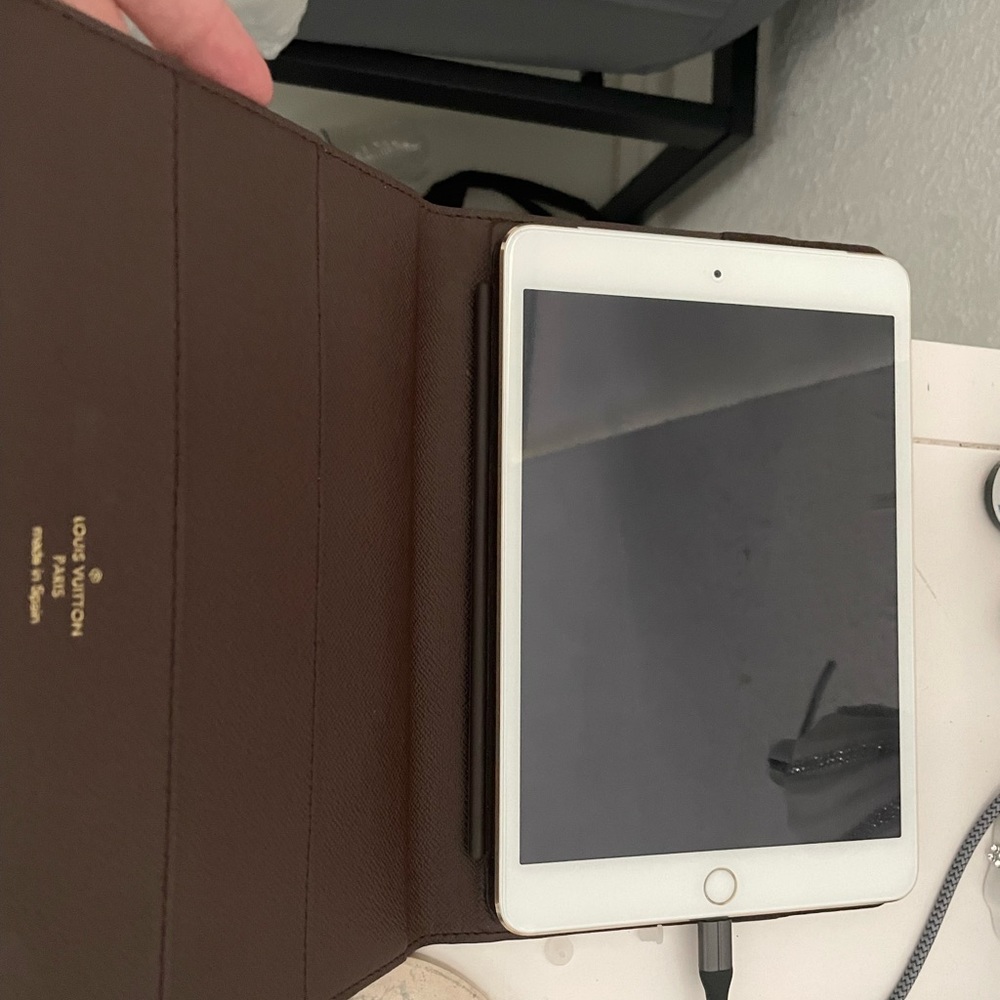White Apple iPad mini 3 128GB with Matching Louis Vuitton Case.